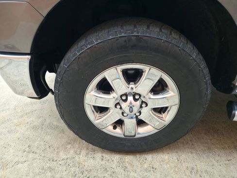 Used 2014 Ford F150 XLT w/ XLT Chrome Package image 25