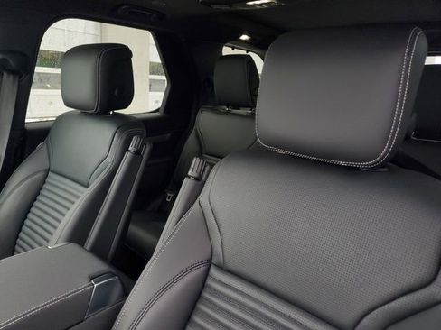 New 2026 Land Rover Discovery Limited Edition AWD/4WD image 21