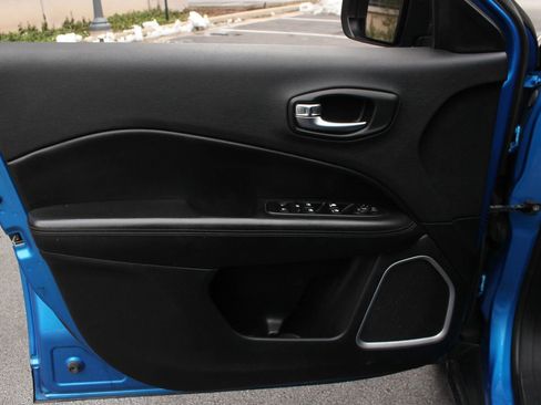 Used 2021 Jeep Compass Latitude AWD/4WD image 15