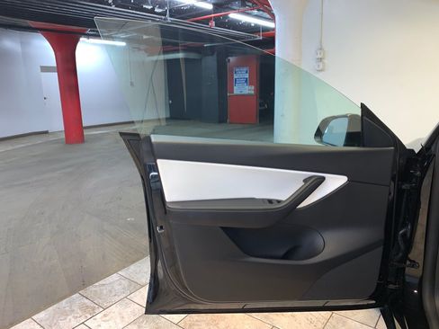Used 2021 Tesla Model Y Performance AWD/4WD image 18