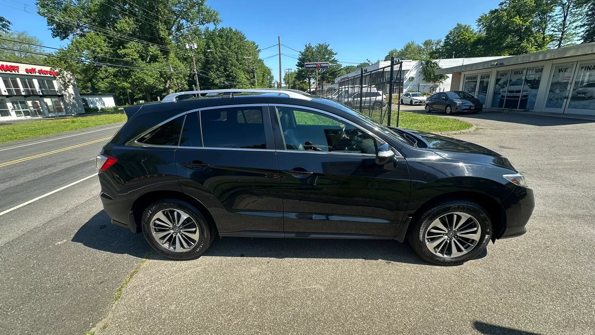 Used 2017 Acura RDX w/ Advance Package AWD/4WD image 4