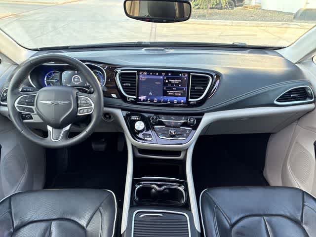 Used 2023 Chrysler Pacifica Limited FWD image 16