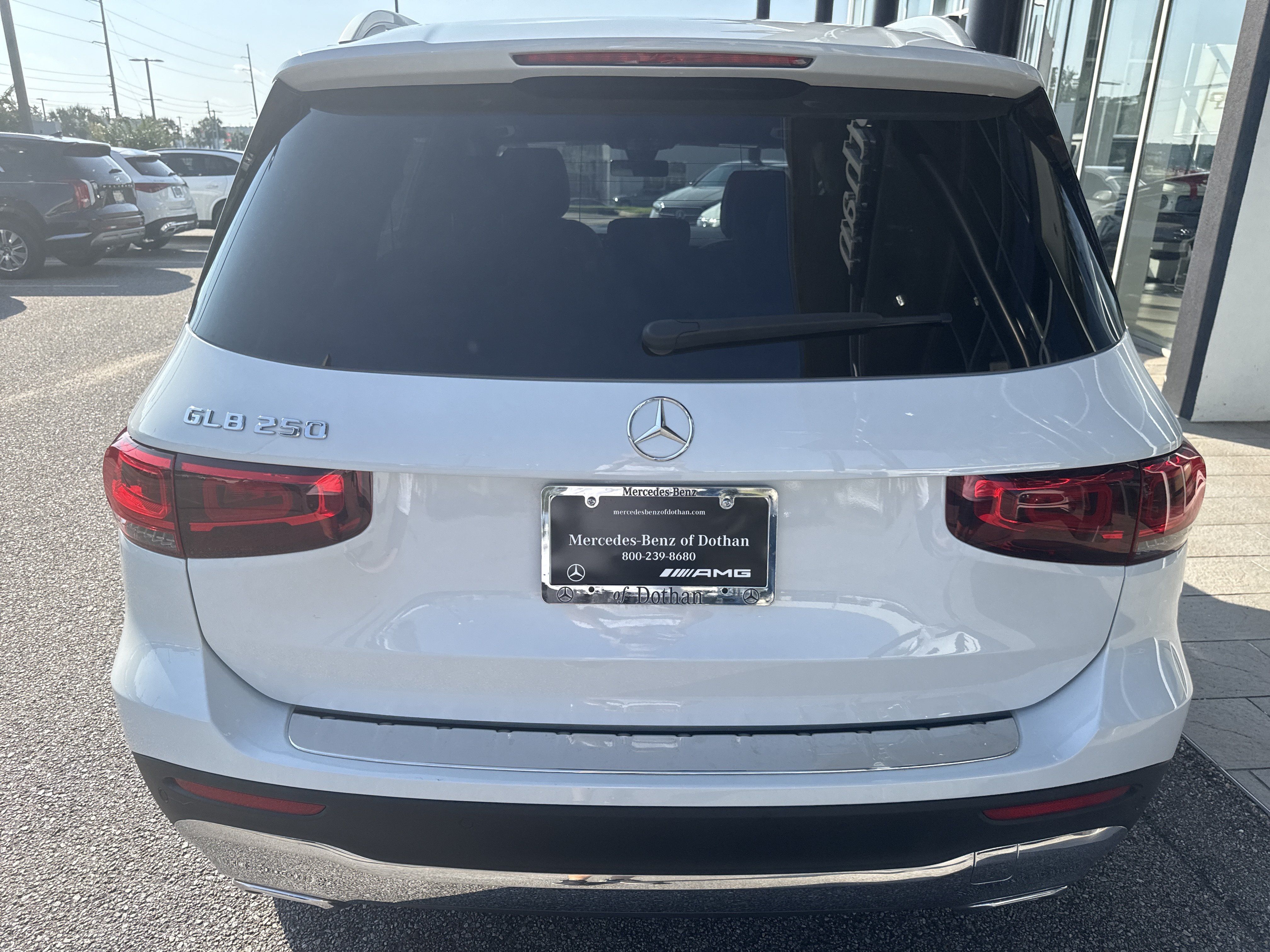 Used 2023 Mercedes-Benz GLB 250 image 3