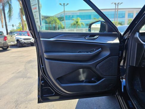 New 2026 Jeep Grand Cherokee Laredo image 19