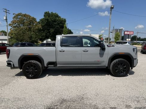 Used 2024 GMC Sierra 2500 AT4 w/ AT4 Premium Plus Package AWD/4WD image 6