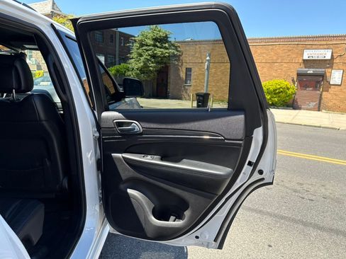 Used 2019 Jeep Grand Cherokee Limited X AWD/4WD image 24