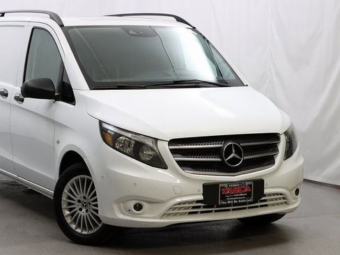 Used 2019 Mercedes-Benz Metris image 2