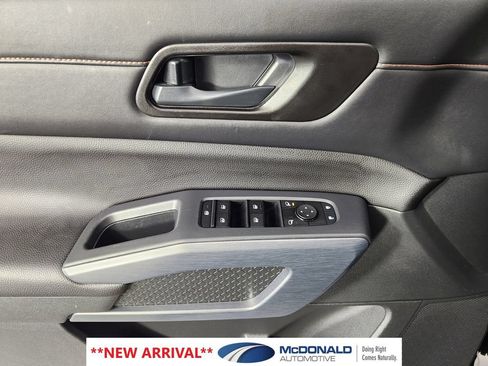 Used 2025 Nissan Pathfinder Rock Creek AWD/4WD image 10