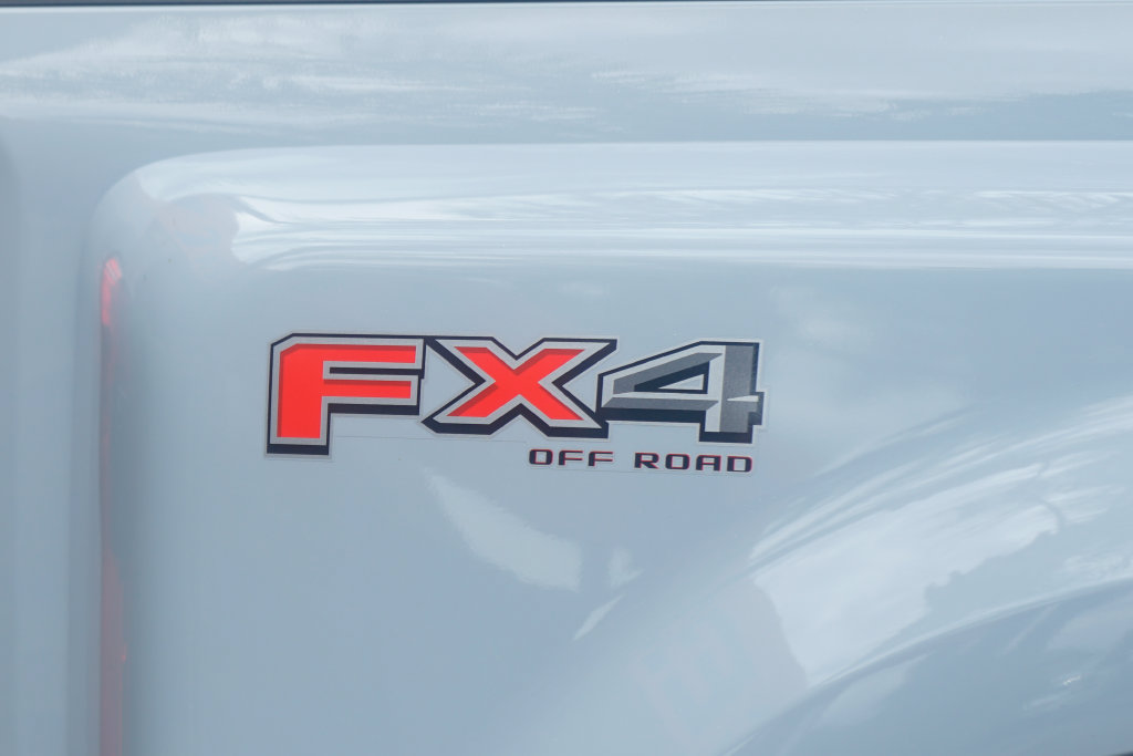 Used 2025 Ford F450 Platinum w/ FX4 Off-Road Package AWD/4WD image 58
