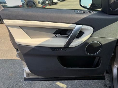 Used 2022 Land Rover Discovery Sport SE R-Dynamic image 19