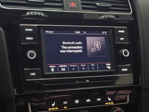 Used 2019 Volkswagen GTI SE FWD image 33