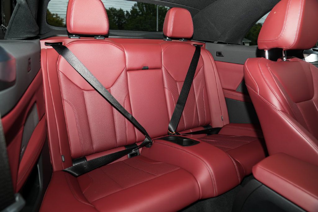 Used 2024 BMW M440i Convertible RWD image 32