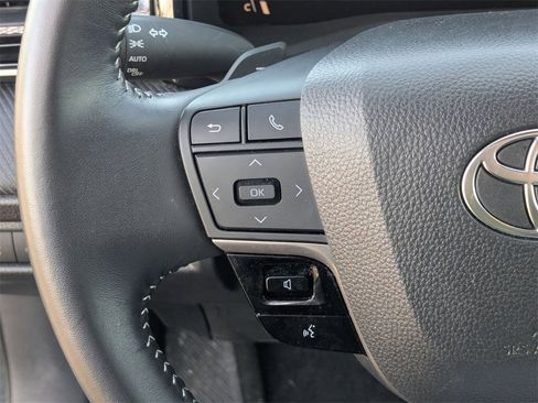 Used 2025 Toyota Camry SE image 19