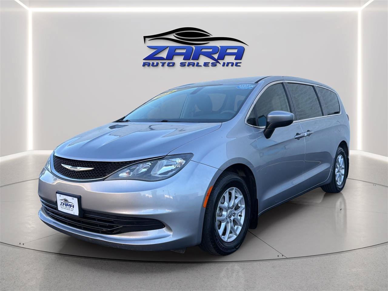 Used 2017 Chrysler Pacifica Touring FWD image 3