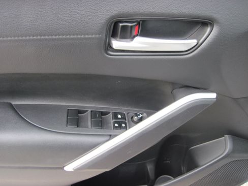 Used 2023 Toyota Corolla Cross XLE AWD/4WD image 11
