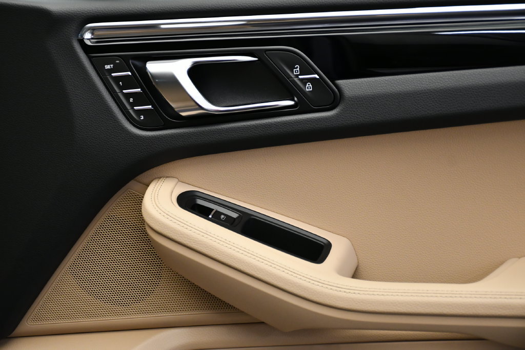Certified 2026 Porsche Macan Turbo AWD/4WD image 45