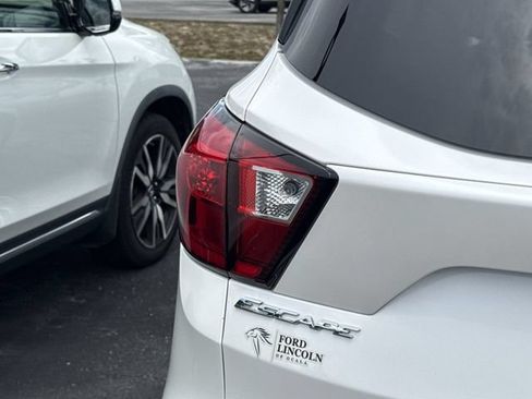 Used 2019 Ford Escape Titanium w/ U0J03 - Titanium Tow Package FWD image 9