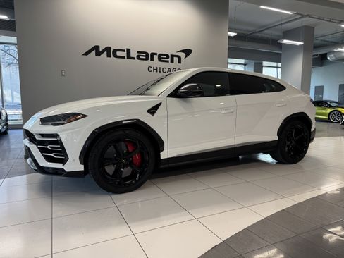 Used 2020 Lamborghini Urus image 1