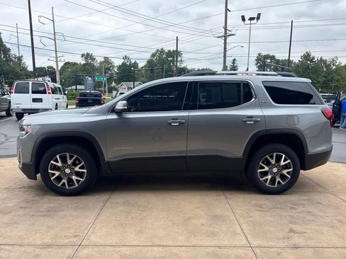 Certified 2023 GMC Acadia SLT w/ Preferred Package image 7