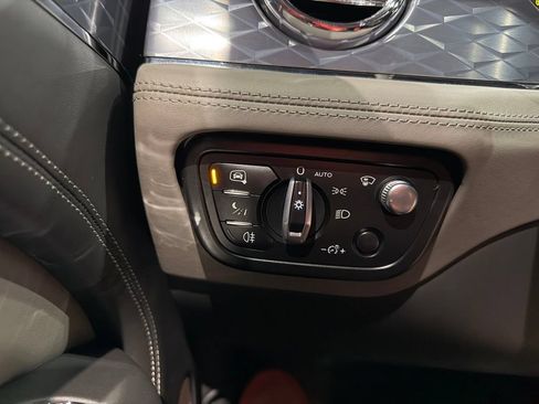 Used 2022 Bentley Bentayga AWD/4WD image 15