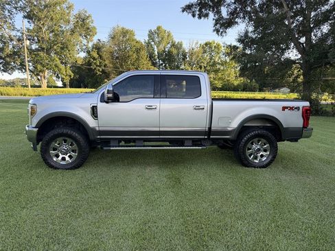 Used 2019 Ford F250 Lariat w/ Chrome Package AWD/4WD image 3