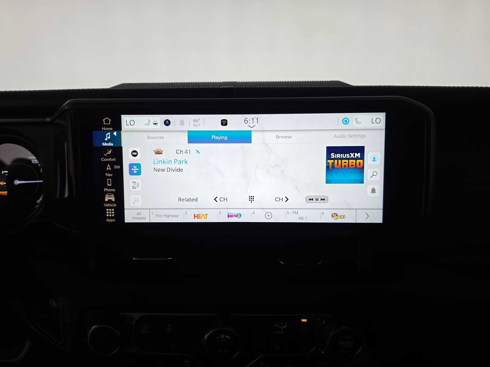 Used 2024 Jeep Wrangler High Altitude AWD/4WD image 27