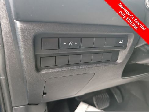 Used 2022 Mitsubishi Outlander SEL image 16