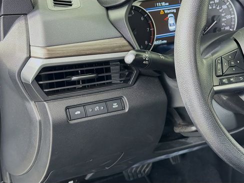 Used 2024 Nissan Altima 2.5 SV image 12