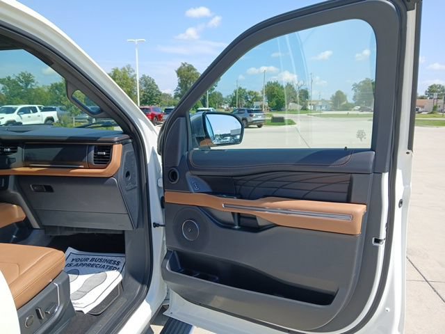 Used 2023 Ford Expedition Platinum AWD/4WD image 31