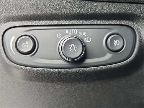 Used 2024 Chevrolet Equinox Premier image 17