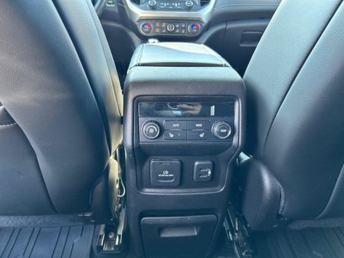 Used 2019 GMC Acadia SLT FWD image 34