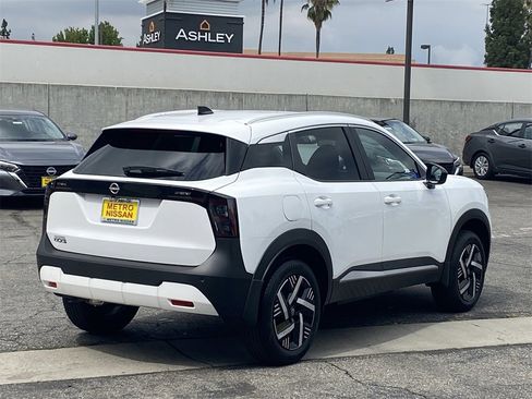 New 2026 Nissan Kicks SV image 2