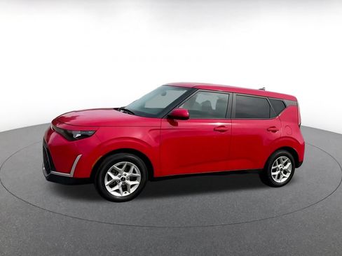 Used 2025 Kia Soul LX w/ LX Technology Package FWD image 4