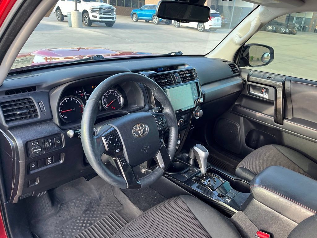 Used 2020 Toyota 4Runner TRD Off-Road AWD/4WD image 10