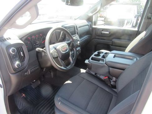 Certified 2025 GMC Sierra 2500 Pro w/ 1SA Pro Safety Plus Package AWD/4WD image 9