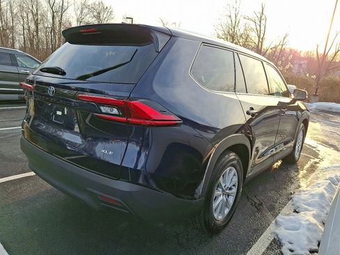 Certified 2024 Toyota Grand Highlander XLE image 4