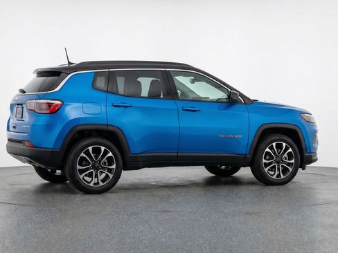 Used 2025 Jeep Compass Limited image 11