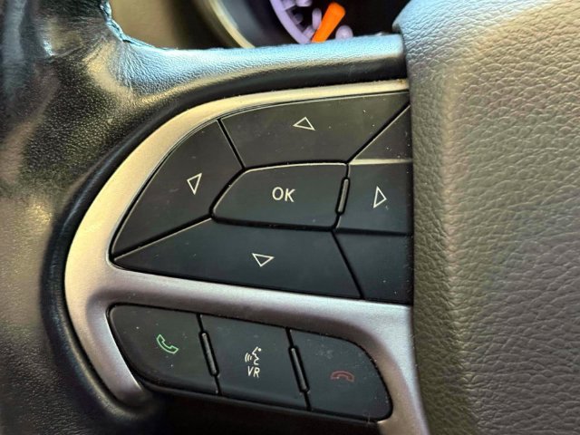 Certified 2020 Jeep Grand Cherokee Laredo w/ Security & Convenience Group AWD/4WD image 21