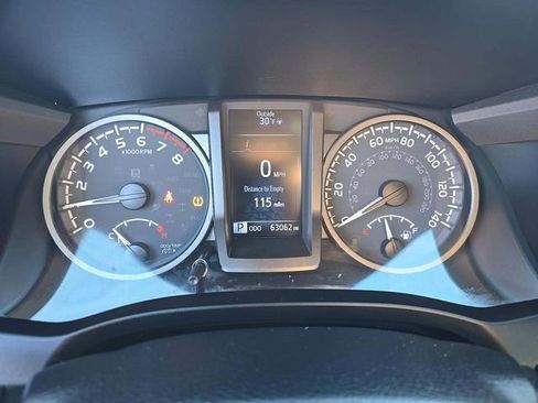 Used 2021 Toyota Tacoma TRD Sport w/ Technology Package image 13