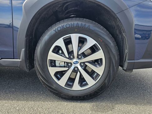 Used 2025 Subaru Outback Premium AWD/4WD image 9