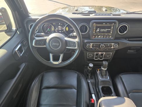 Used 2022 Jeep Wrangler Unlimited Sahara image 18