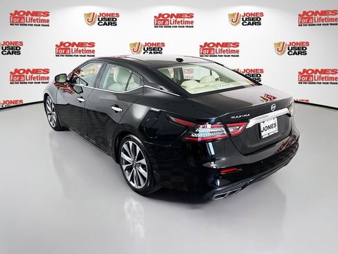 Used 2019 Nissan Maxima Platinum image 2