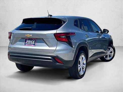 Used 2024 Chevrolet Trax LS FWD image 2