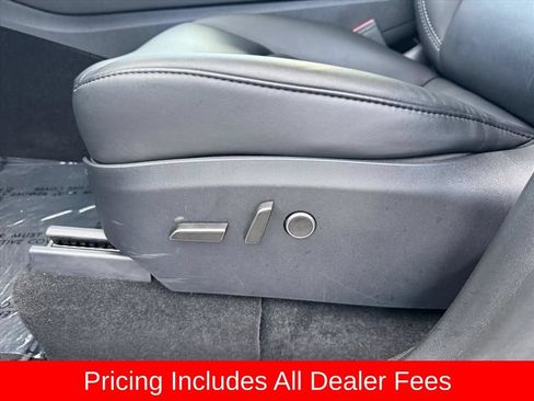 Used 2024 Tesla Model Y 2WD image 16