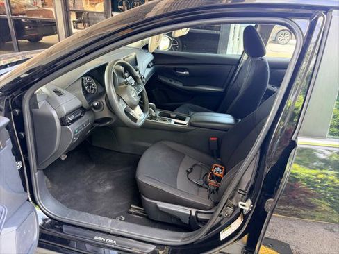 Used 2024 Nissan Sentra SV FWD image 22