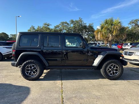 Used 2024 Jeep Wrangler Unlimited Rubicon AWD/4WD image 2