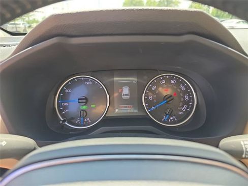 Used 2021 Toyota RAV4 XLE Premium AWD/4WD image 32