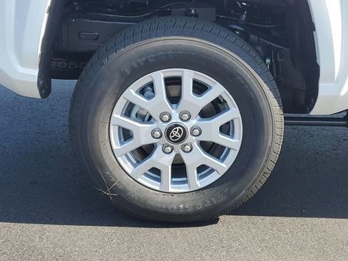 Used 2025 Toyota Tacoma SR5 image 5