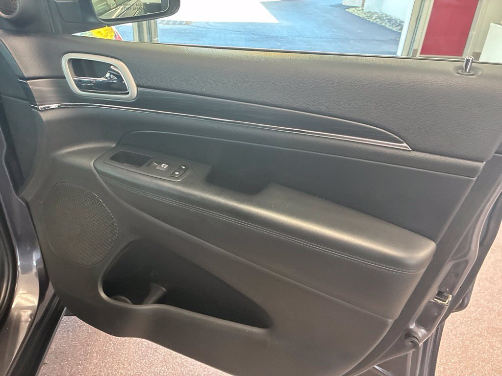 Used 2021 Jeep Grand Cherokee Limited AWD/4WD image 33
