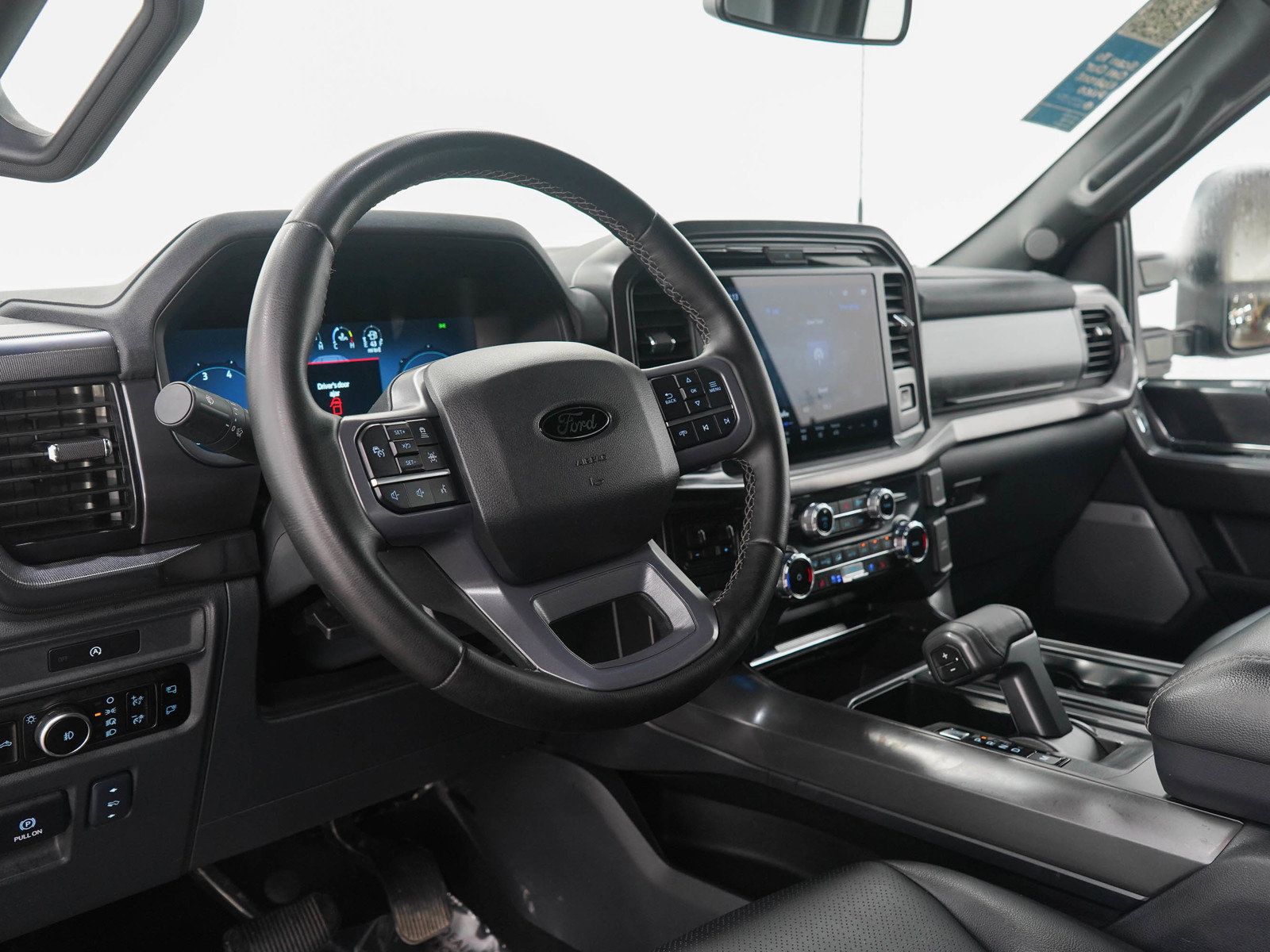 Used 2025 Ford F150 Lariat AWD/4WD image 26